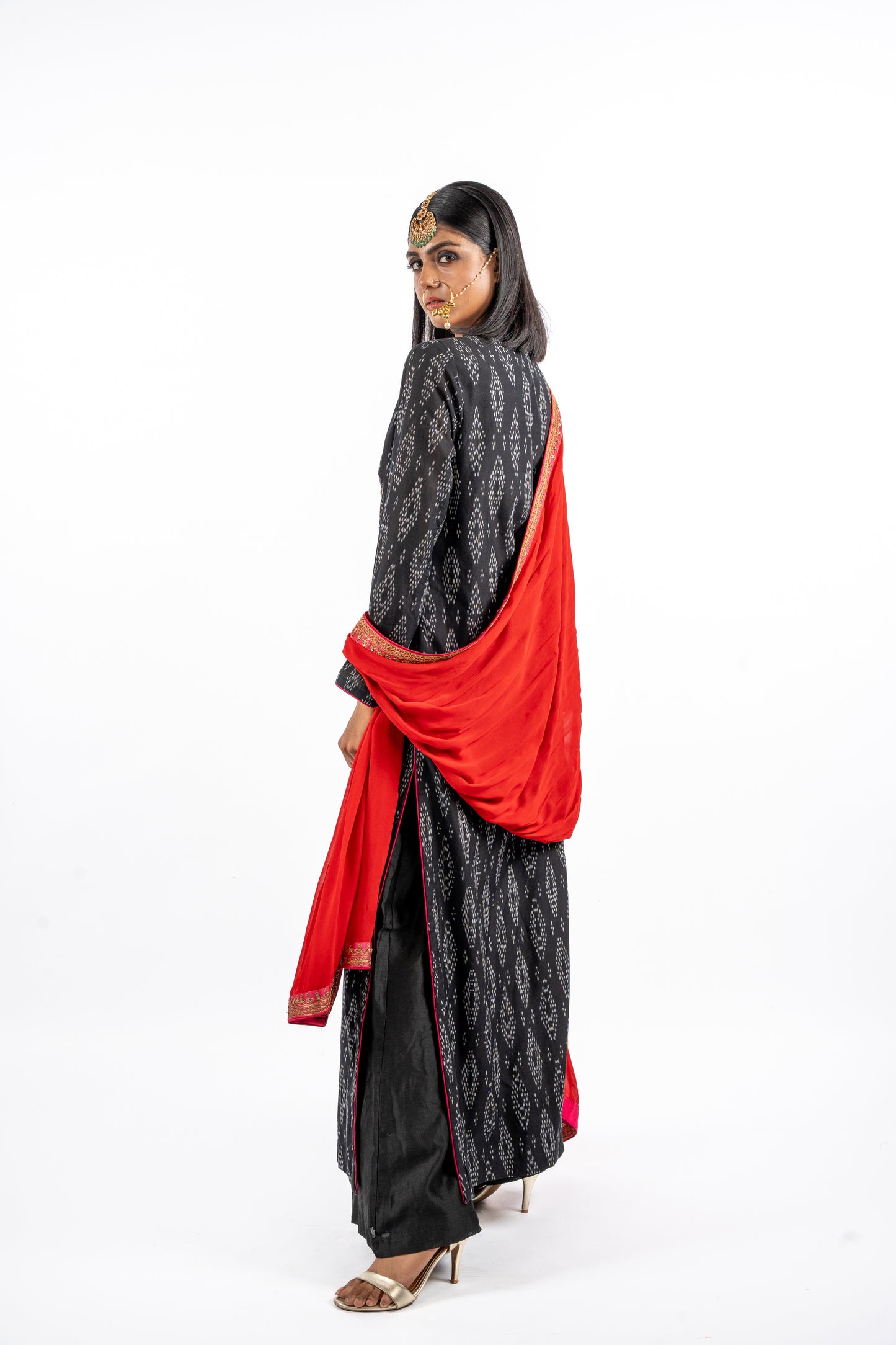 Noir Royale Embroidered Kurta Set