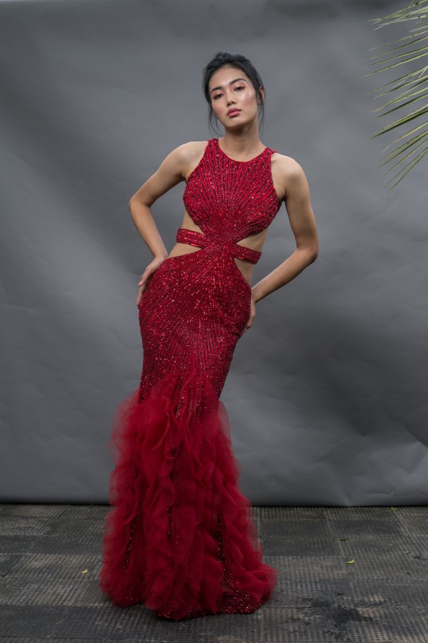 Mesmerizing red gown.